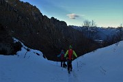 95 Dal Passo di Grialeggio sul sent. 136 scendiamo calzando ramponi 